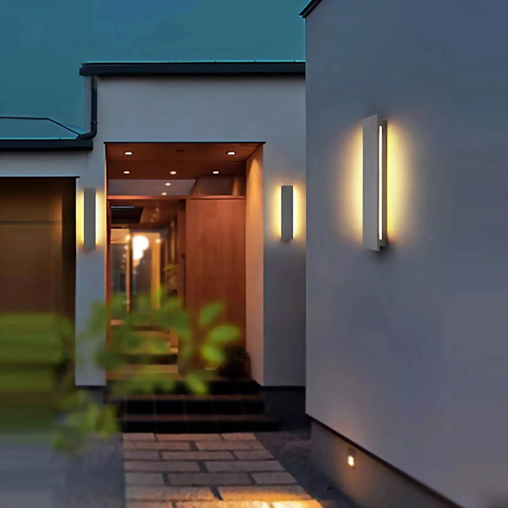 Alice Superiore | Modern Waterproof Outdoor Wall Sconce