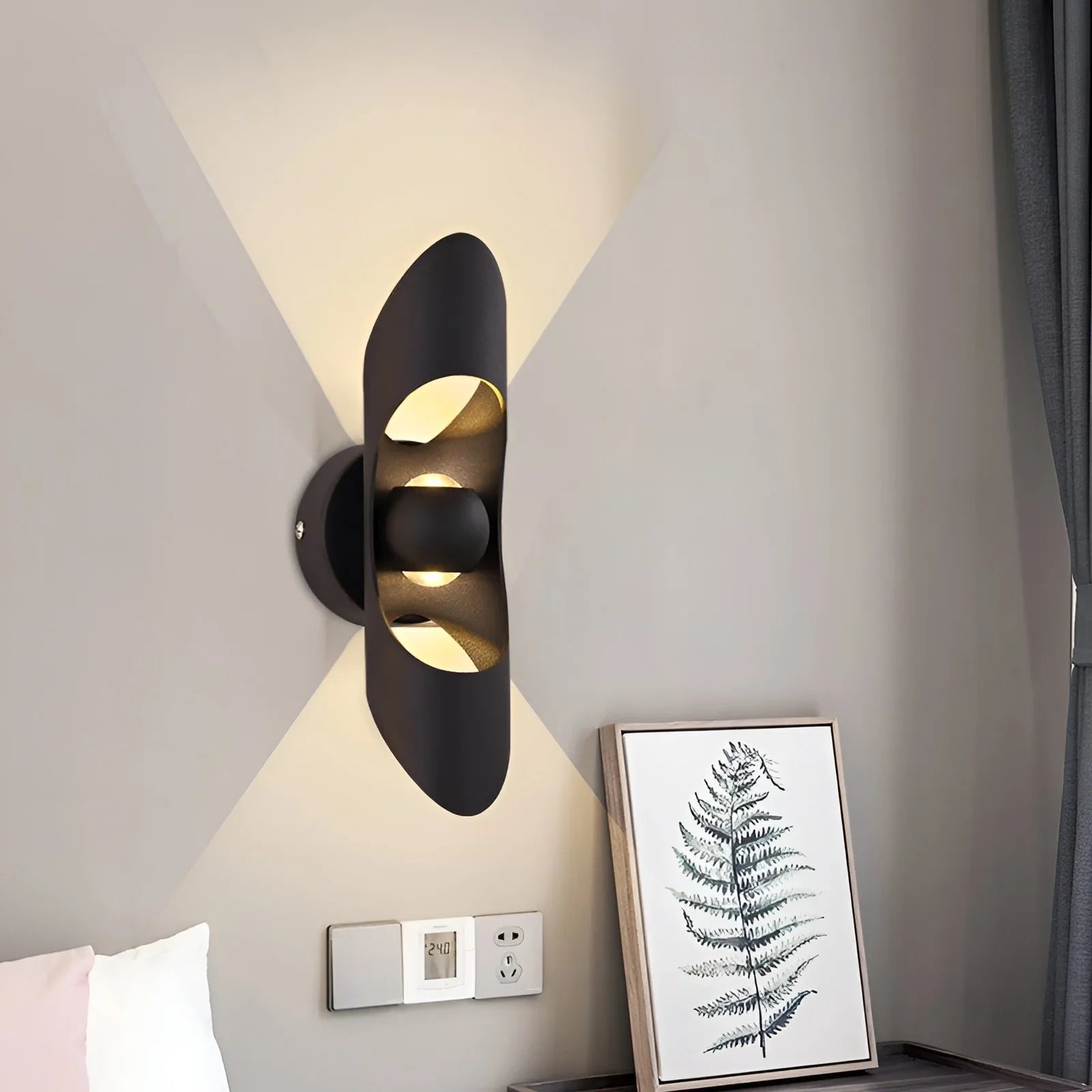 Creative LED Wall Lamp in the Futuristic Style, for Living Room, Bedroom
