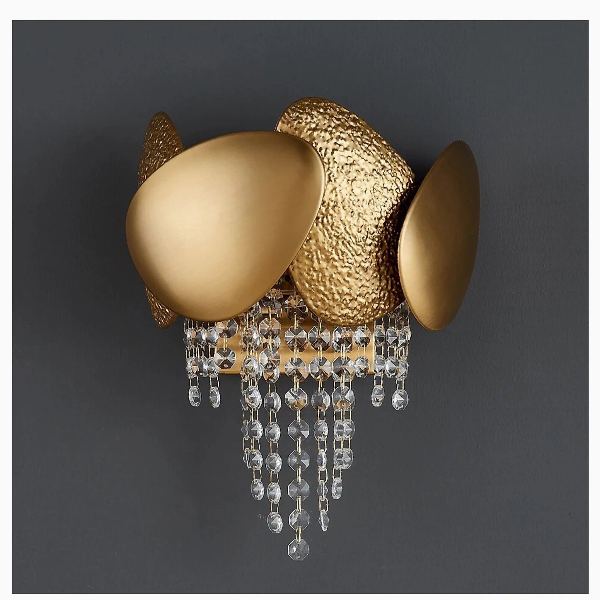 Belmont-sur-Lausanne | Elite Gold Wall Sconce With Crystal Drops