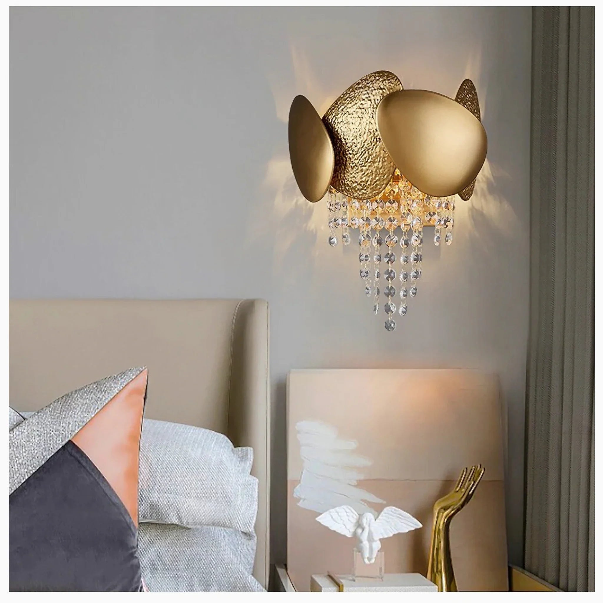 Belmont-sur-Lausanne | Elite Gold Wall Sconce With Crystal Drops