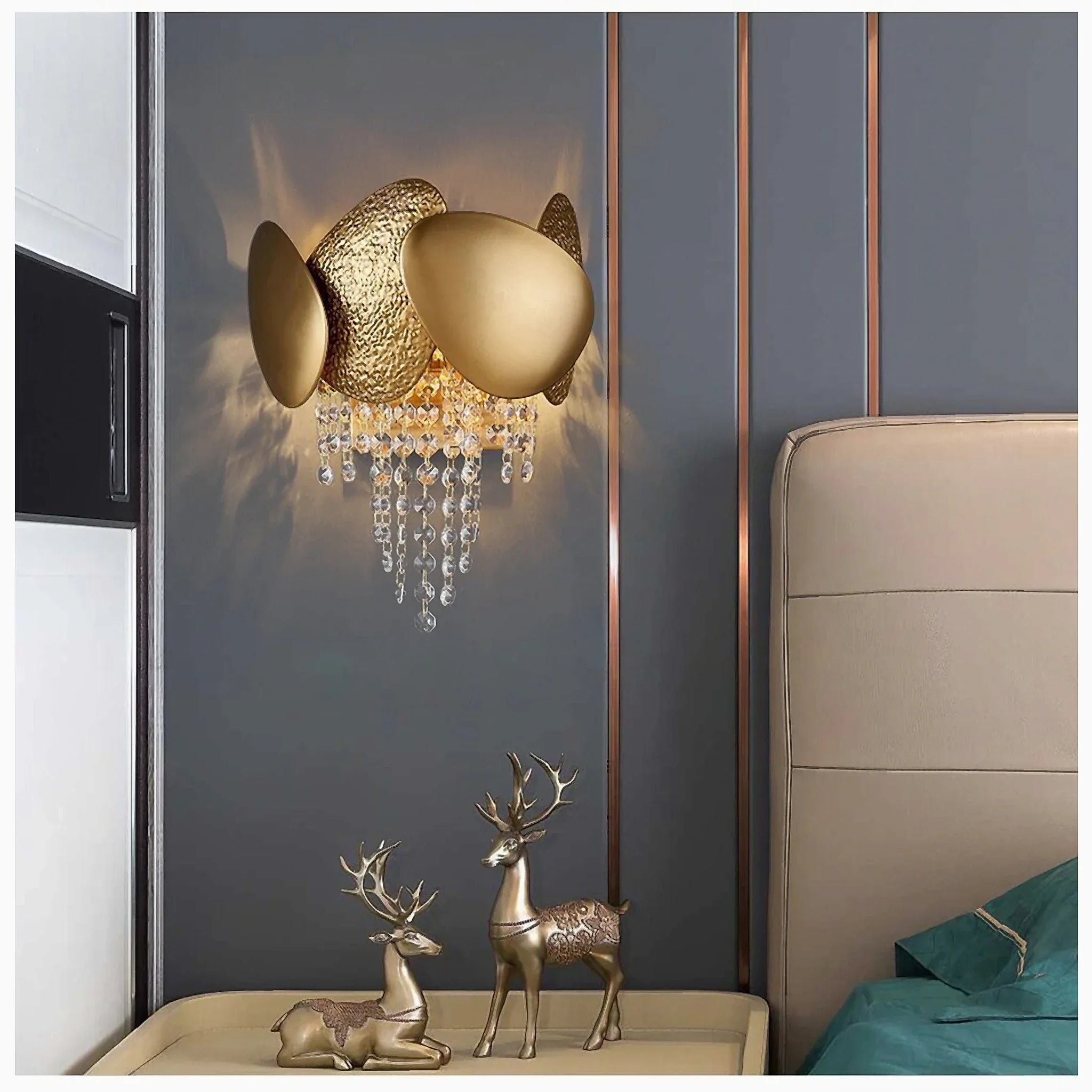 Belmont-sur-Lausanne | Elite Gold Wall Sconce With Crystal Drops