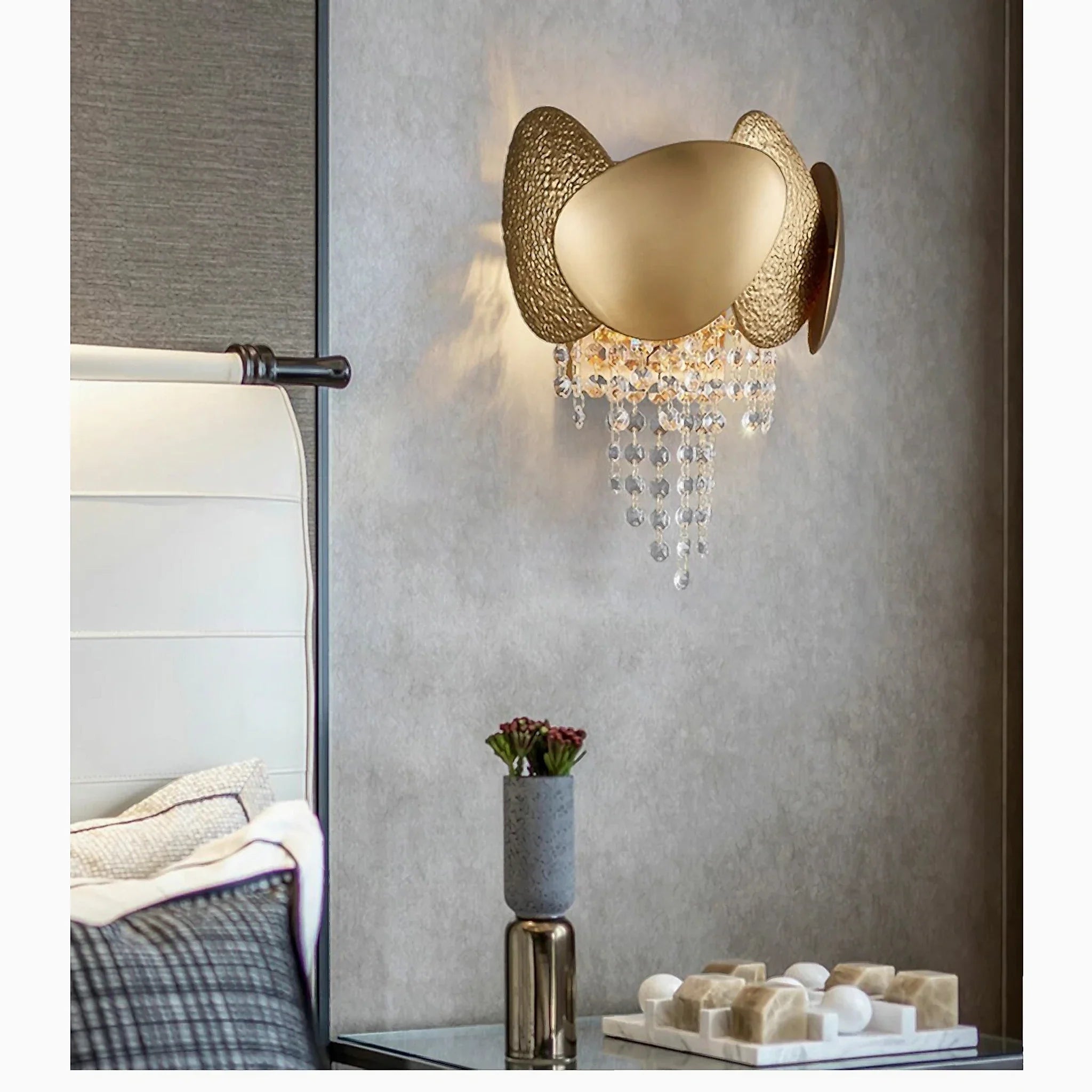 Belmont-sur-Lausanne | Elite Gold Wall Sconce With Crystal Drops