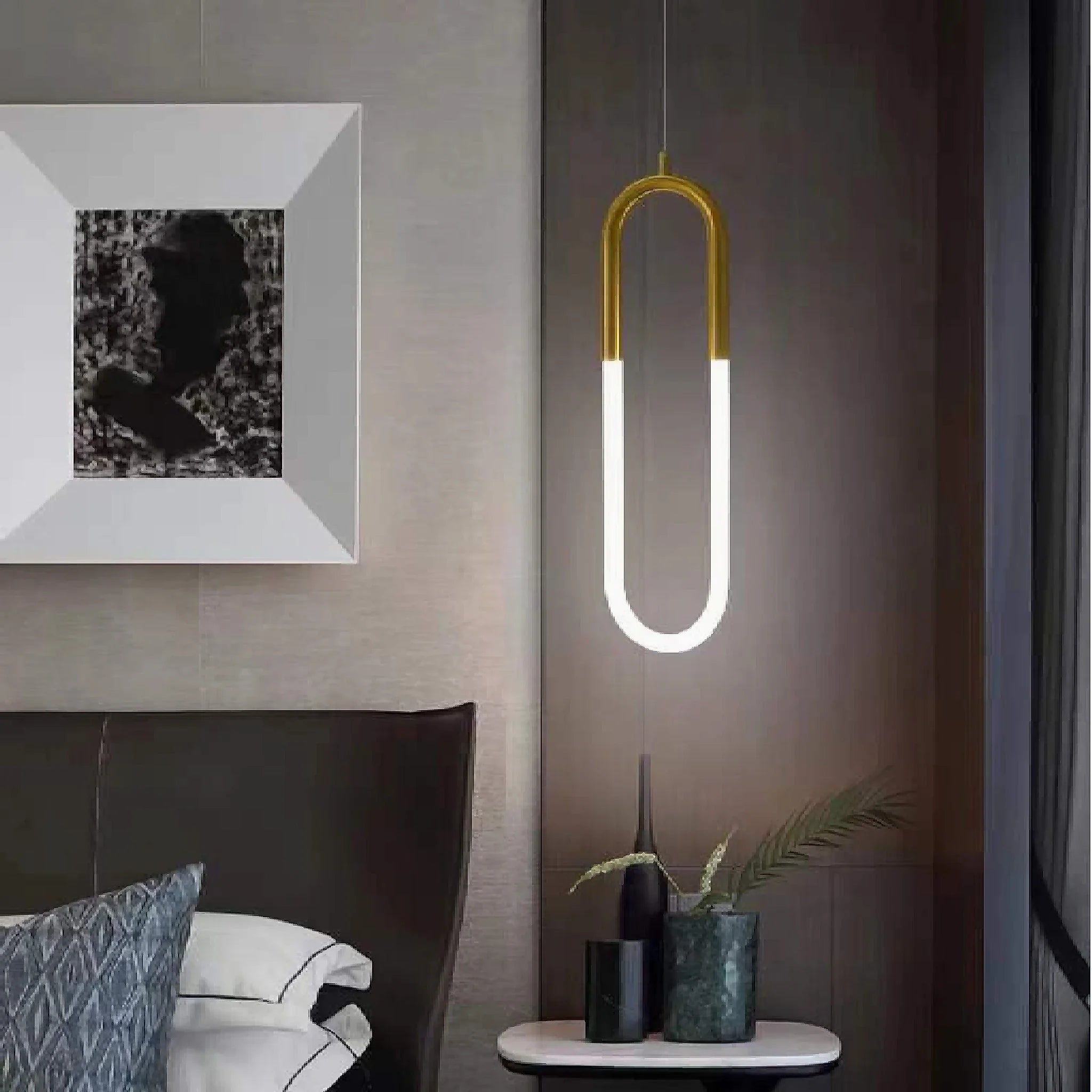 Saint-Martin-d'Entraunes | Paper Clip-Shaped Lighting Fixture