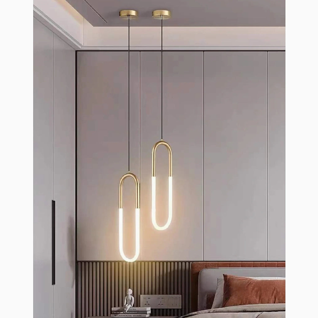 Saint-Martin-d'Entraunes | Paper Clip-Shaped Lighting Fixture