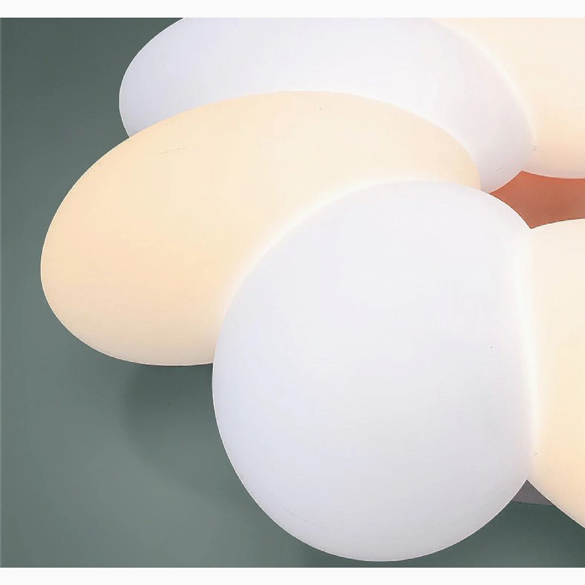 Seraing | Creative Ceiling Lamp in the Shape of Flower