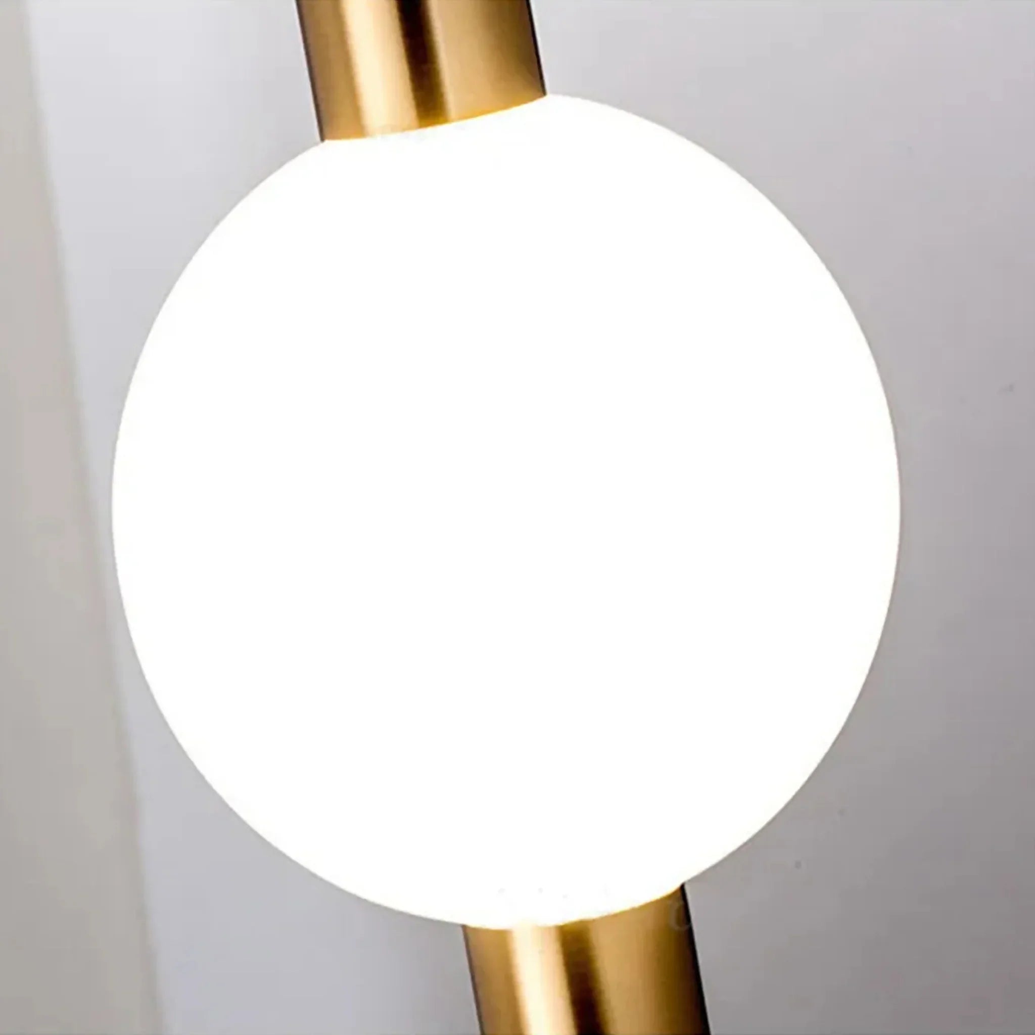 St. Gallen | Stylish Minimalistic Gold Chandelier