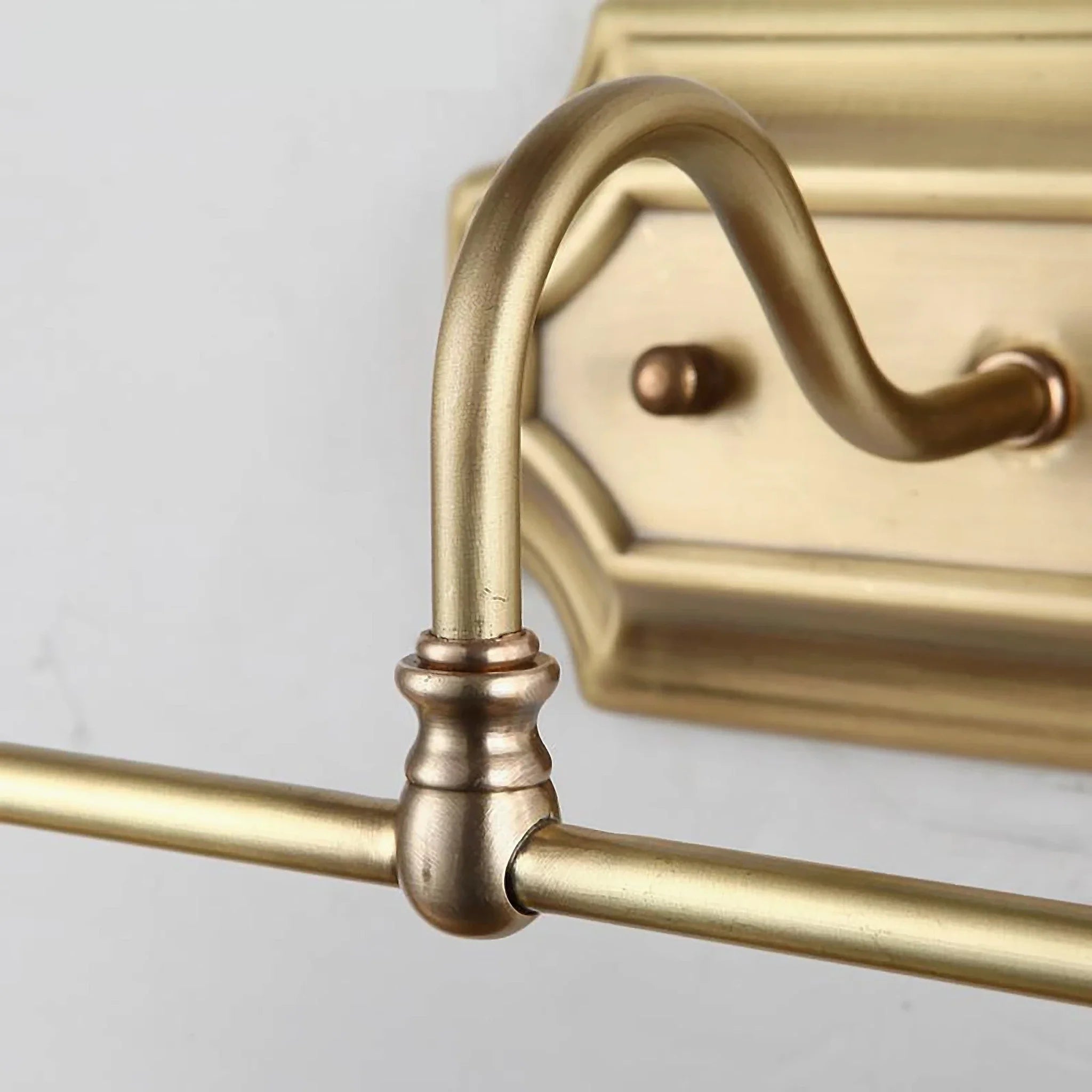 Sueca | Antique Wall Mounted Brass LED Lamp