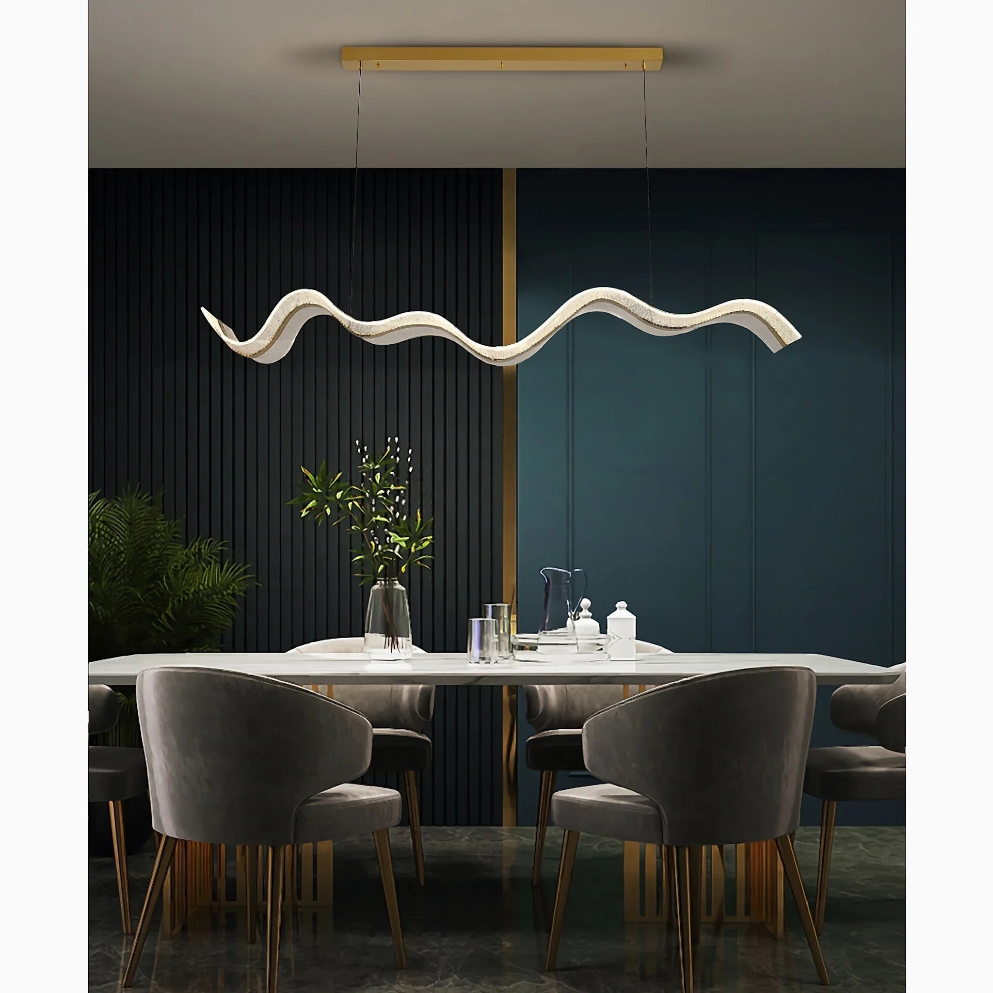 Saint-Martin-Vesubie | Modern Wave-Designed Gold Chandelier