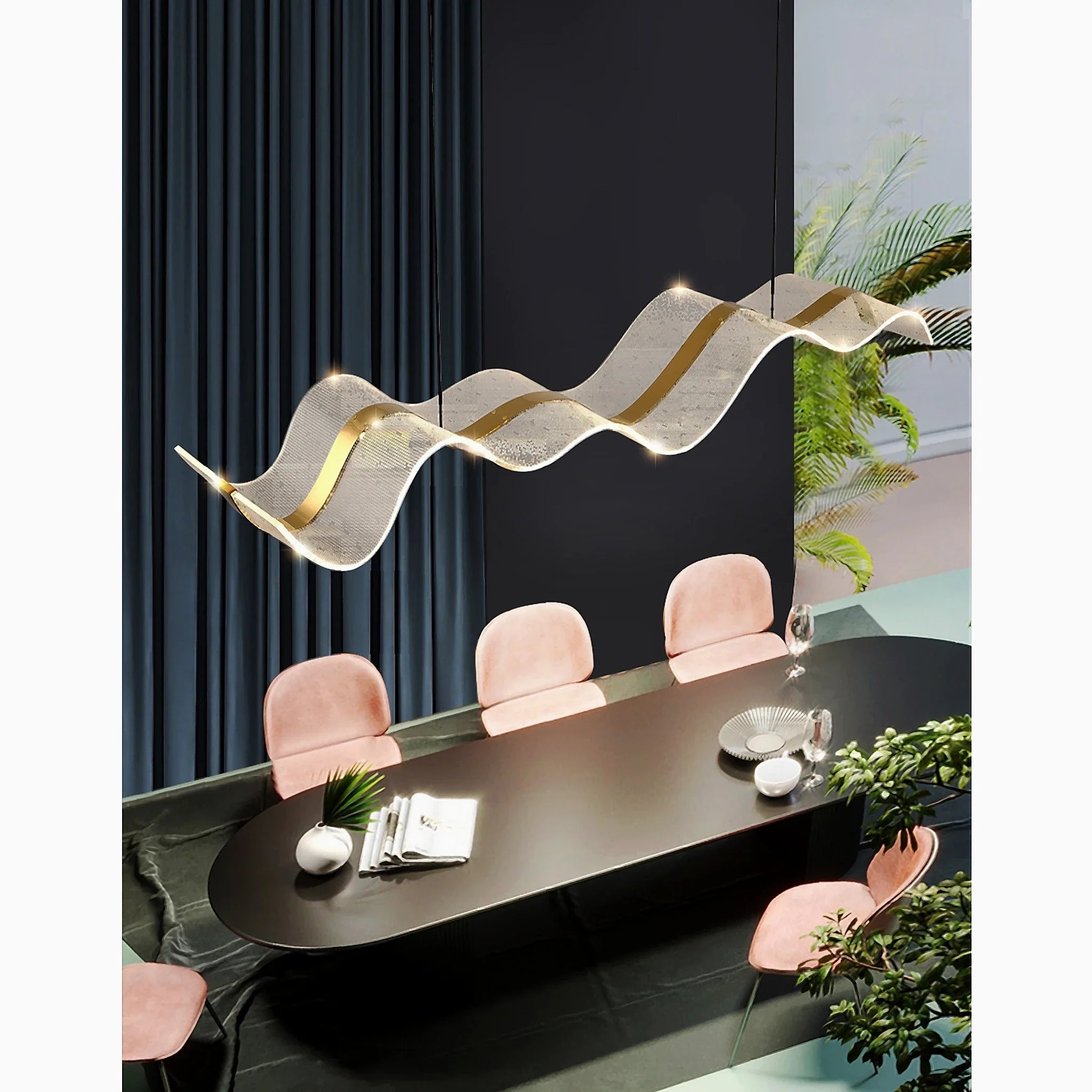 Saint-Martin-Vesubie | Modern Wave-Designed Gold Chandelier