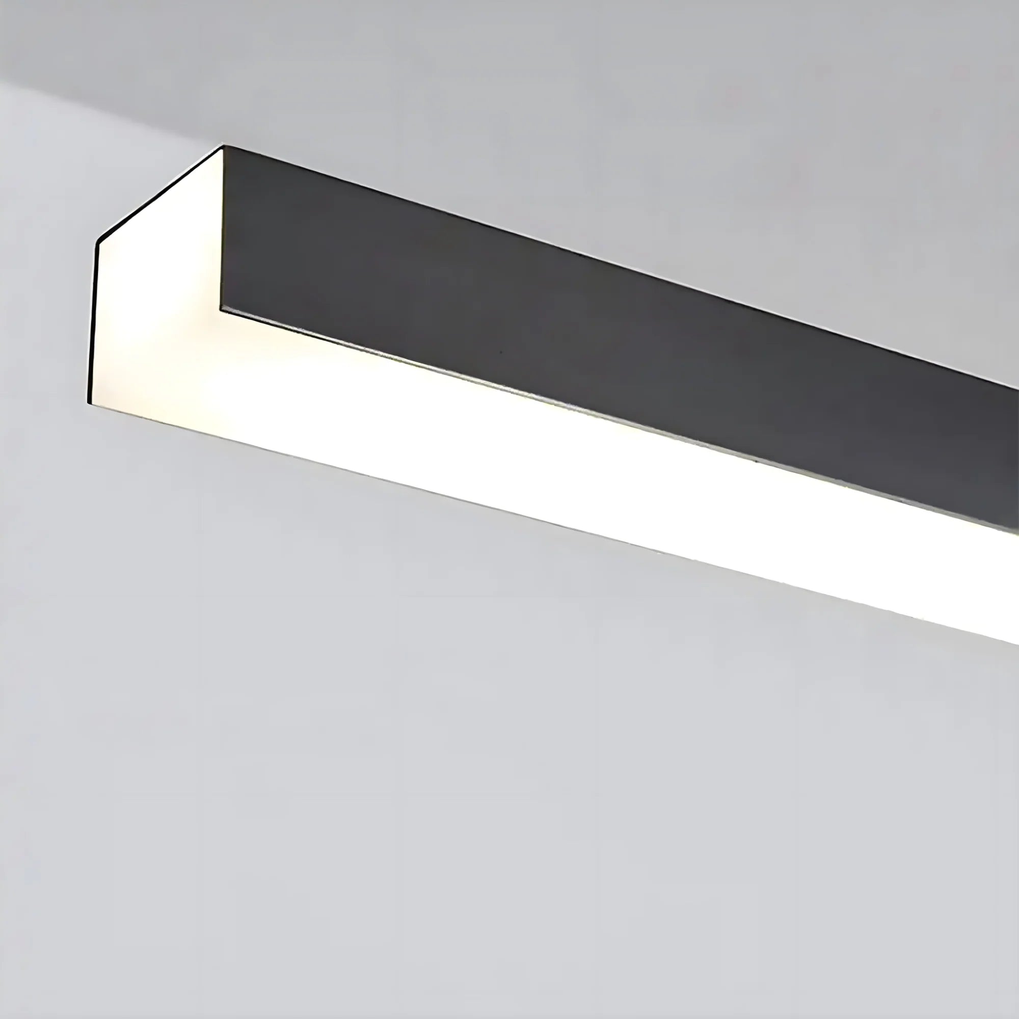 Romont | Simple Stylish Minimalistic Black Chandelier