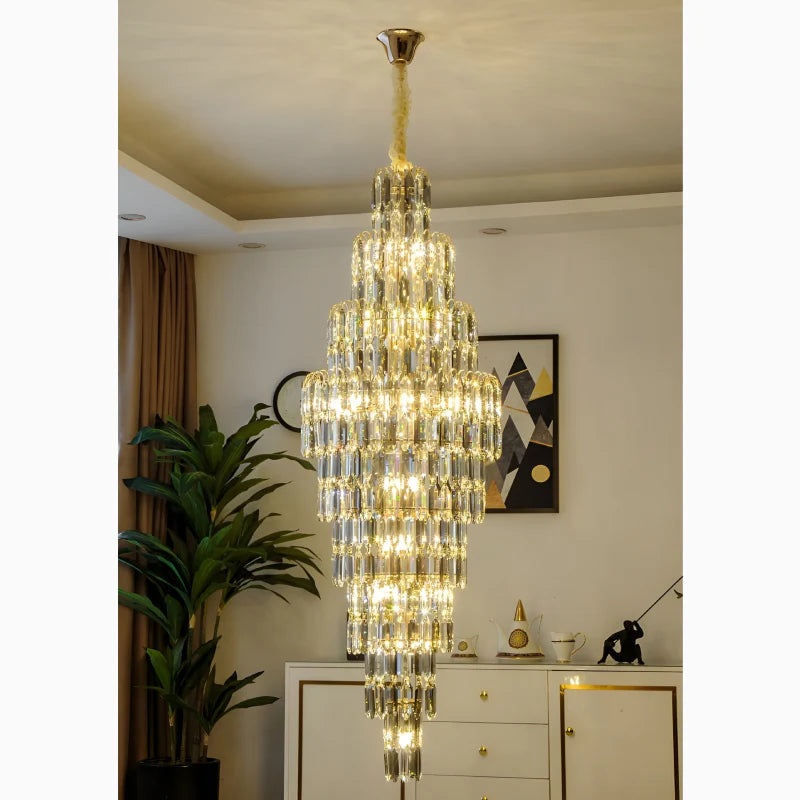 Saint-Cezaire-sur-Siagne | Stunning Large Crystal Chandelier